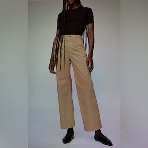 GAP. High rise stride ankle khaki pants. Size 6.
